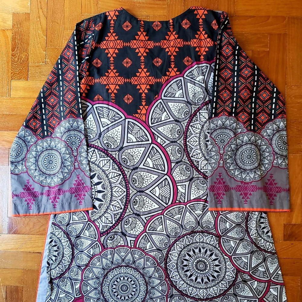 Pakistani Shalwar Kameez - Picture 3 of 4